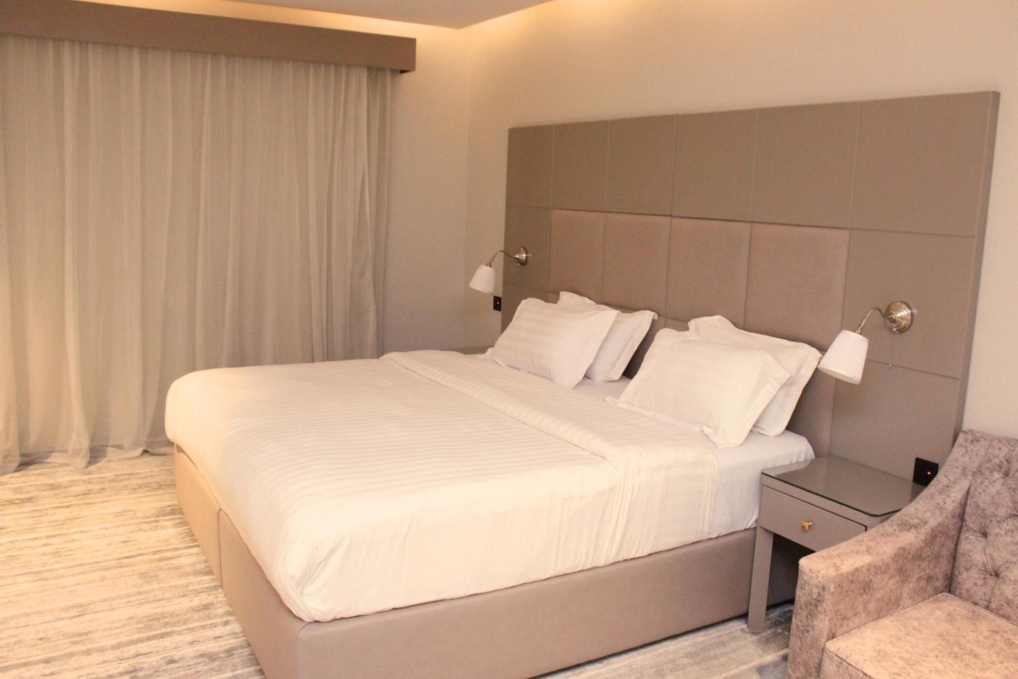 Sharz Hotel Buraidah Extérieur photo