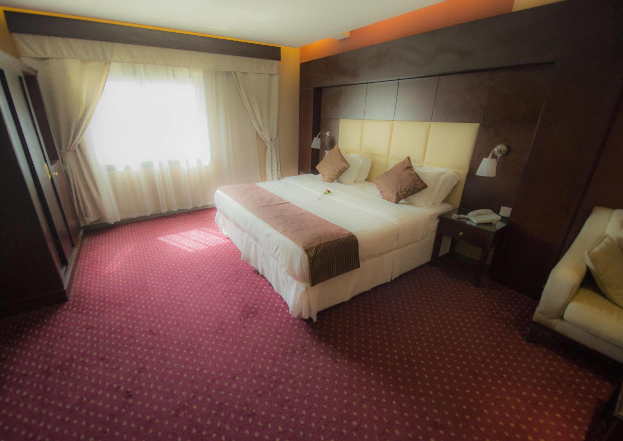 Sharz Hotel Buraidah Extérieur photo