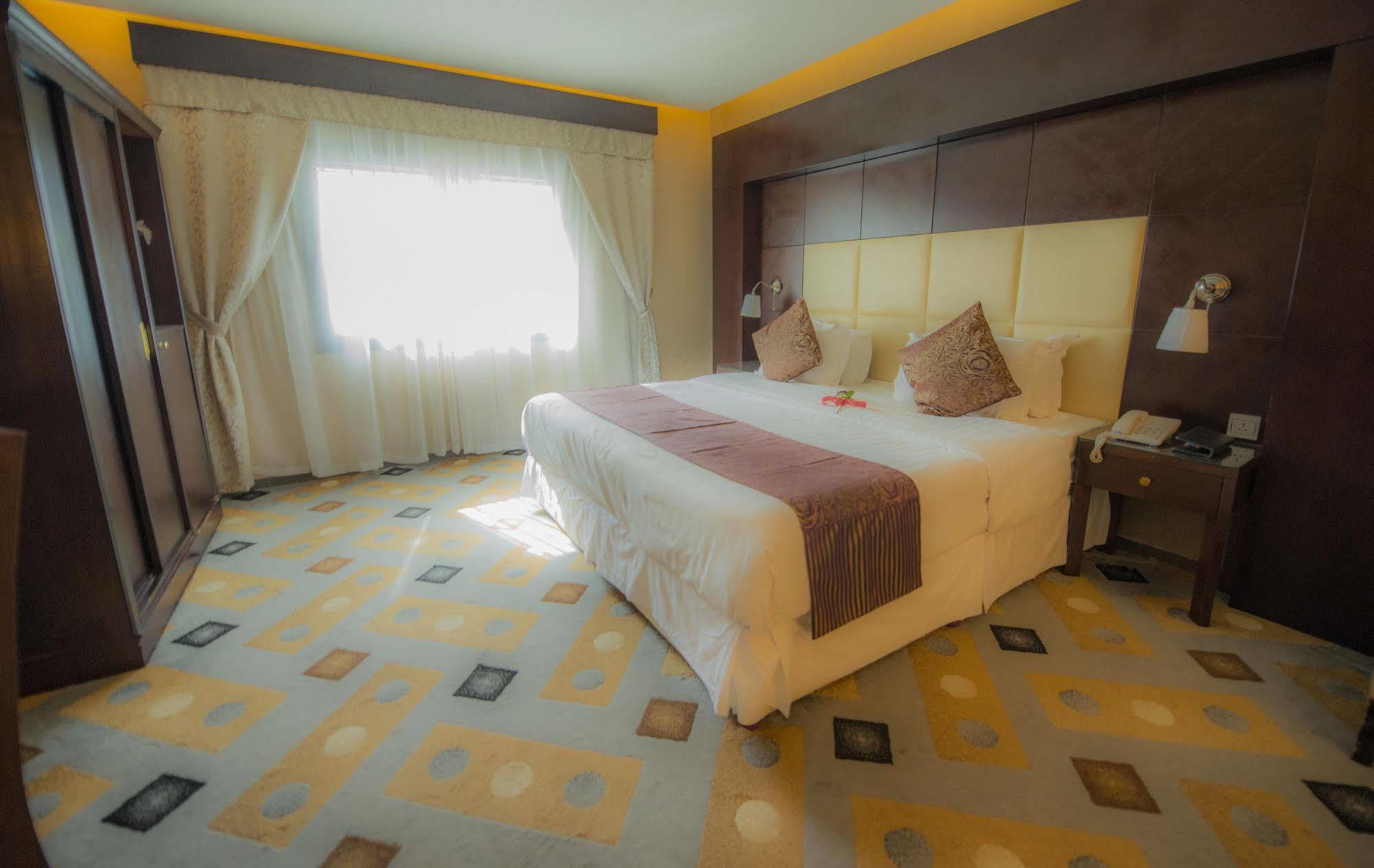 Sharz Hotel Buraidah Extérieur photo